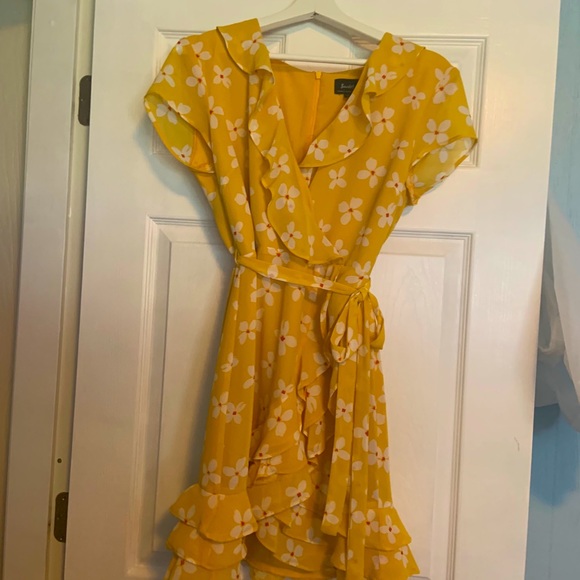 Bardot frilly wrap dress - Picture 2 of 2